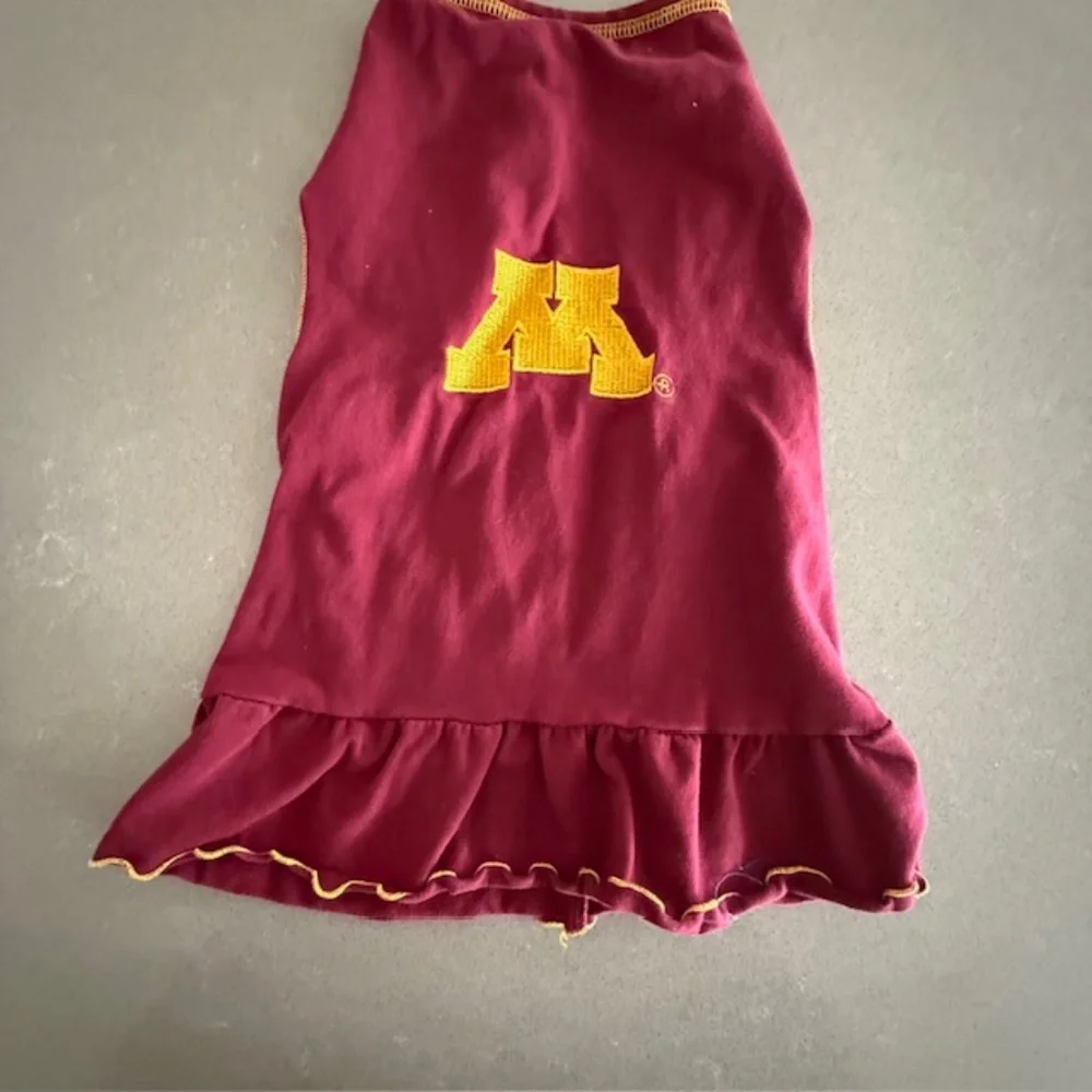 MN Minnesota Gophers Dog Maroon XL Dress (Fits small) Barely worn